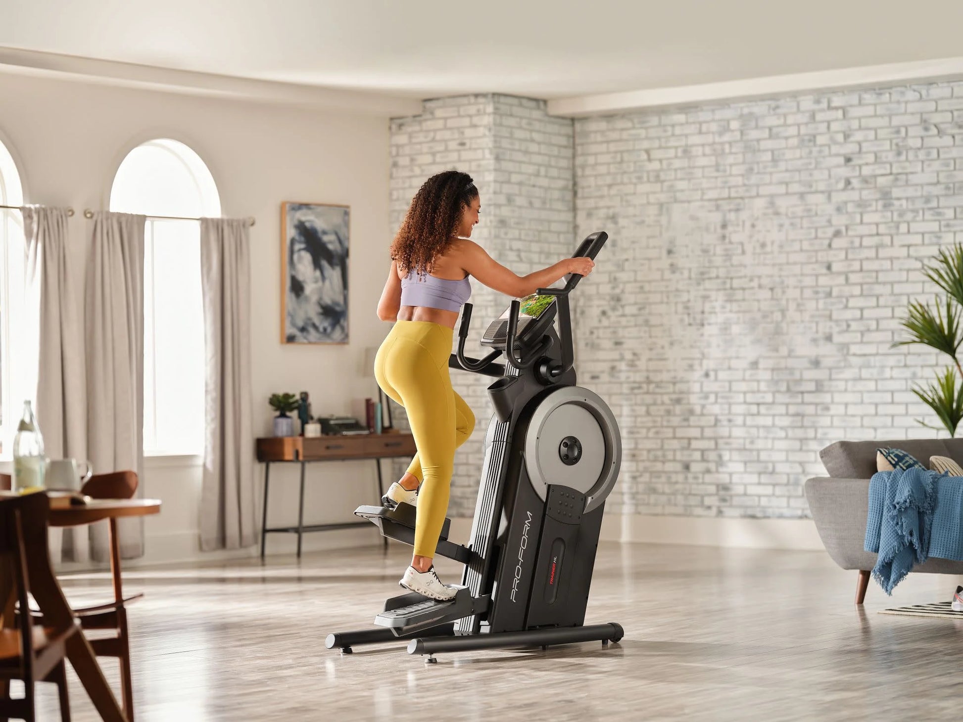 Trainer Elliptical Machine with Built-In Speakers